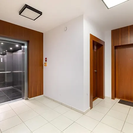 Burakowska 16b - With Balcony By Renters *